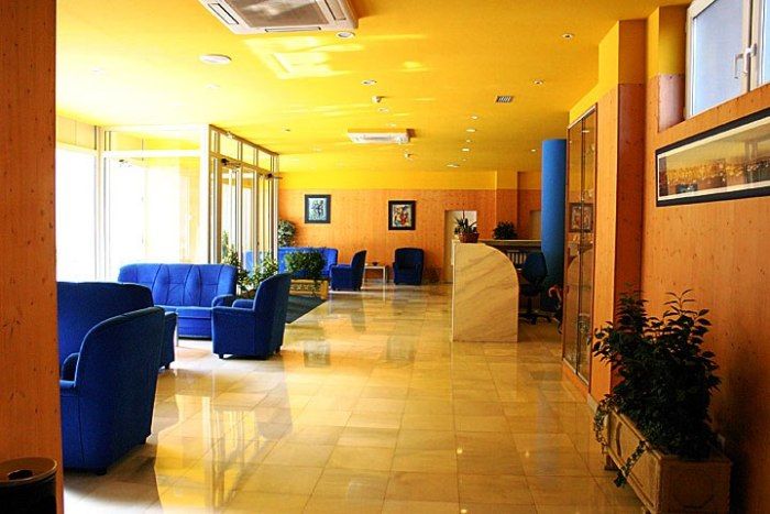 Hotel Bezana Lago Santa Cruz De Bezana Buitenkant foto