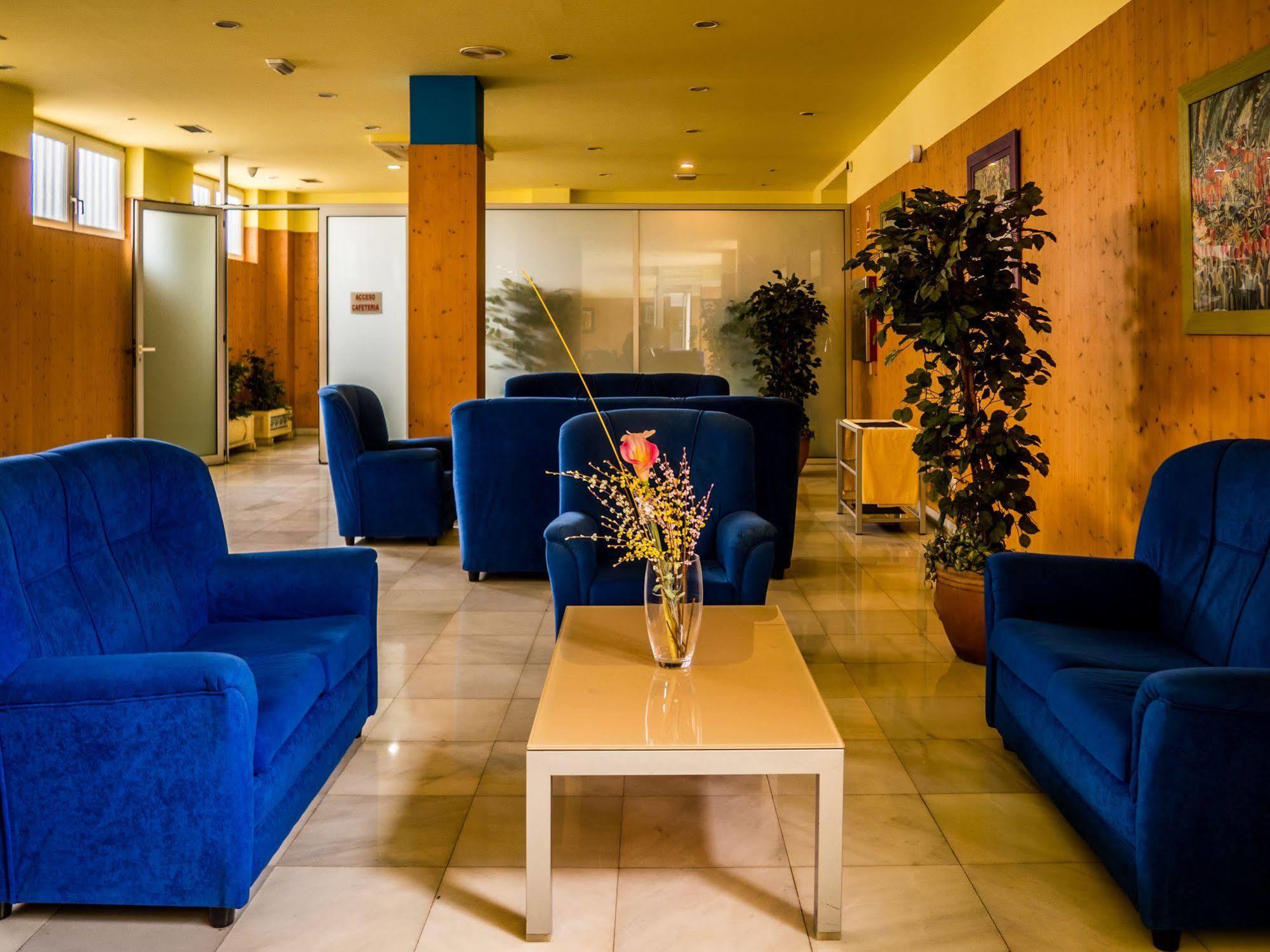 Hotel Bezana Lago Santa Cruz De Bezana Buitenkant foto