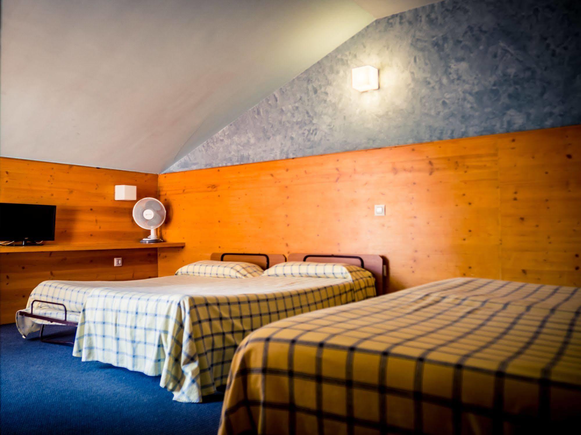 Hotel Bezana Lago Santa Cruz De Bezana Buitenkant foto