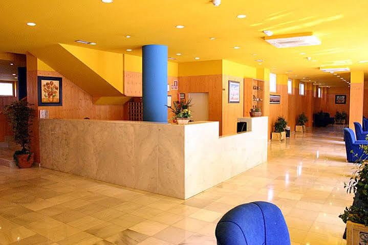 Hotel Bezana Lago Santa Cruz De Bezana Buitenkant foto